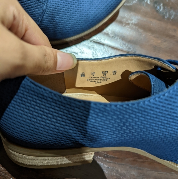 NEW FRANCO SARTO Genuine Leather Sneaker Style Shoes Size 6 - Picture 4 of 4